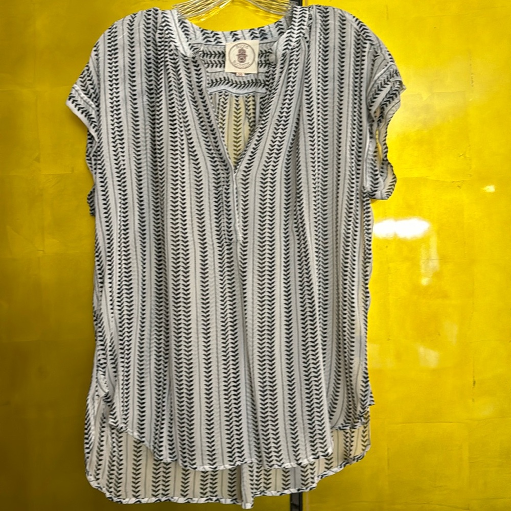 Muche et Muchette White & Black Top One Size NWOT